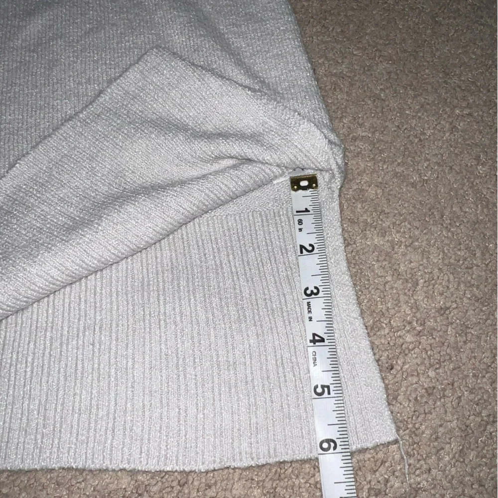 NWOT Womens XL V-Neck Sweater - Picture 5 of 6